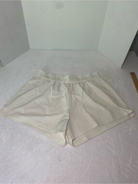 Women’s Cream Colour Beverly Hills Polo Club Lightweight Casual Shorts Sz XL